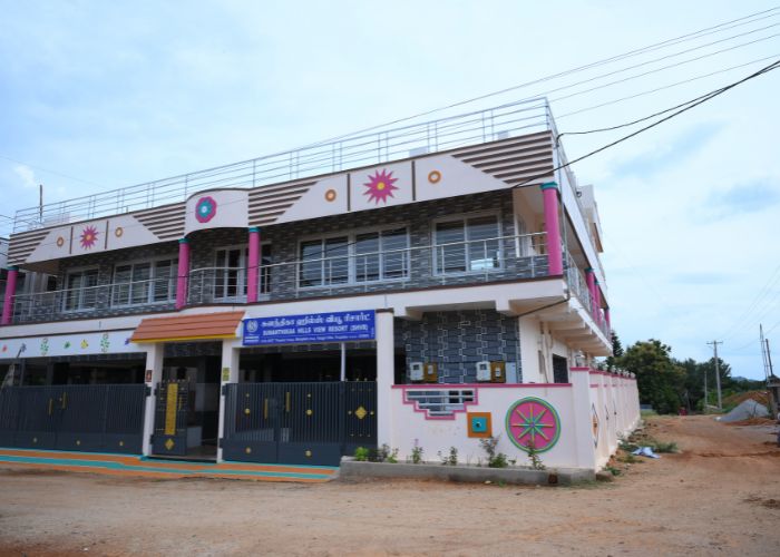Entrance photo 4