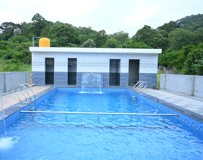 Swimming Pool photo 2